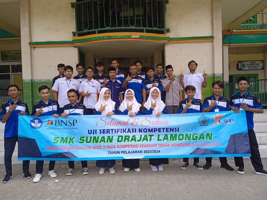 Laboratorium komputer SMA IT Nusantara dengan peralatan modern untuk pembelajaran coding