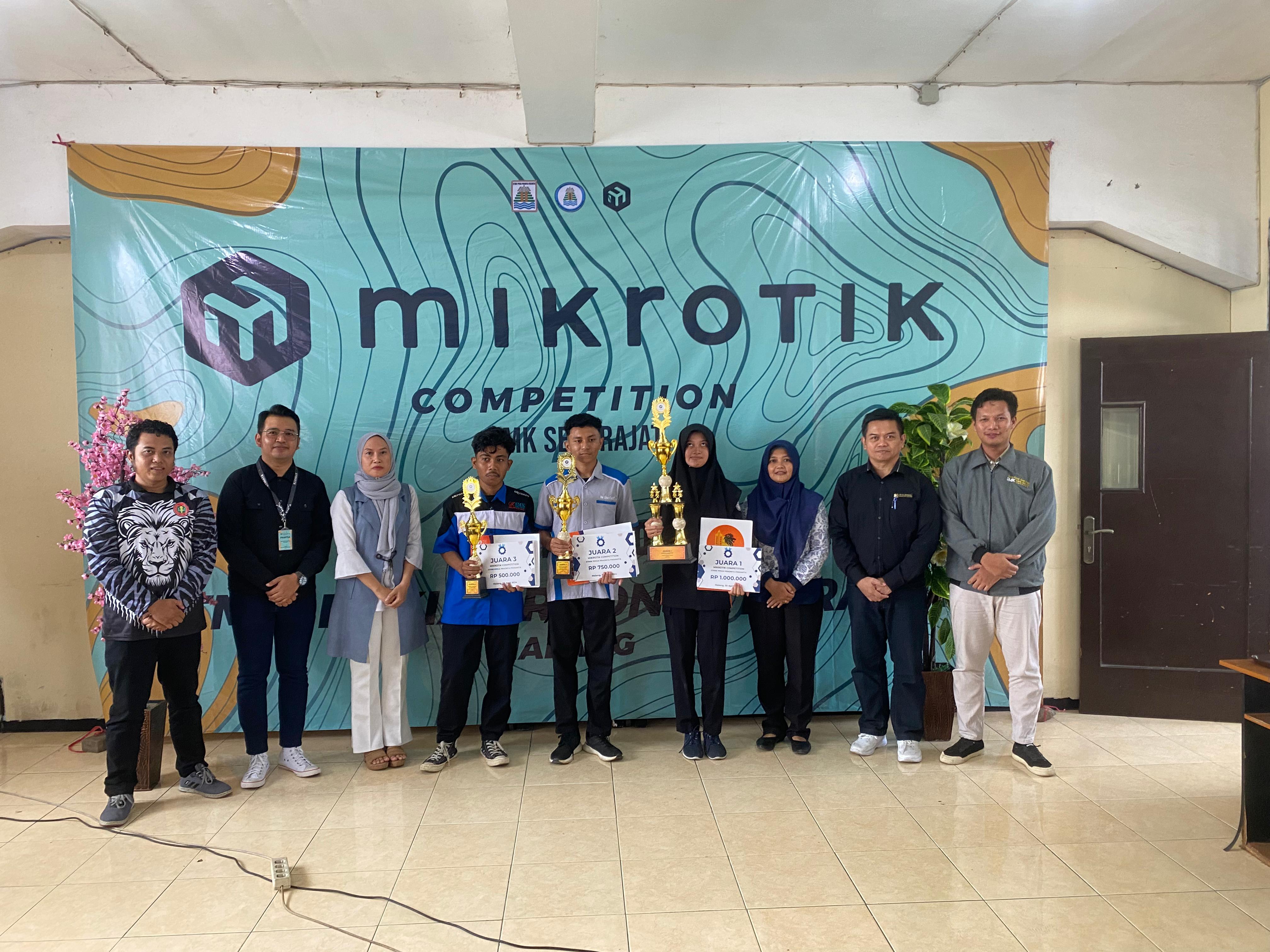 Program Tahfizh Quran di SMA IT Nusantara dengan siswa sedang menghafal bersama